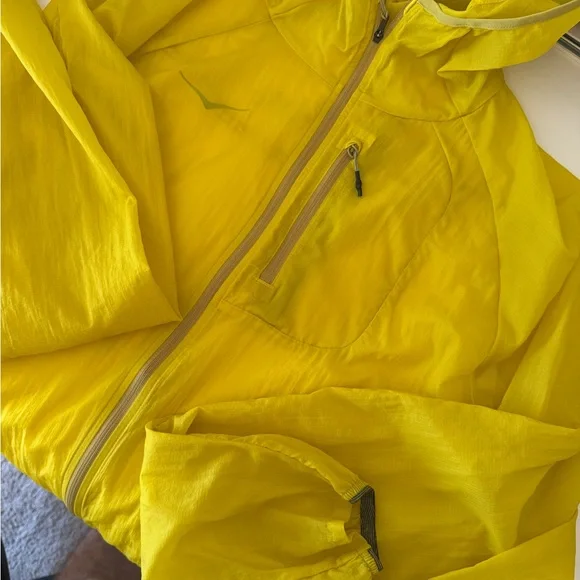 HOKA Skyflow Jacket - Yellow - Men’s XL - Picture 2 of 5